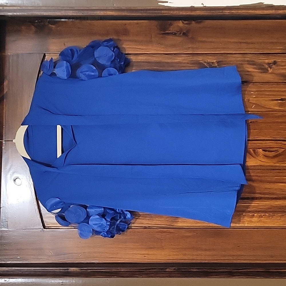 Elegant Blue Women's Top with Ruffle Sleeves